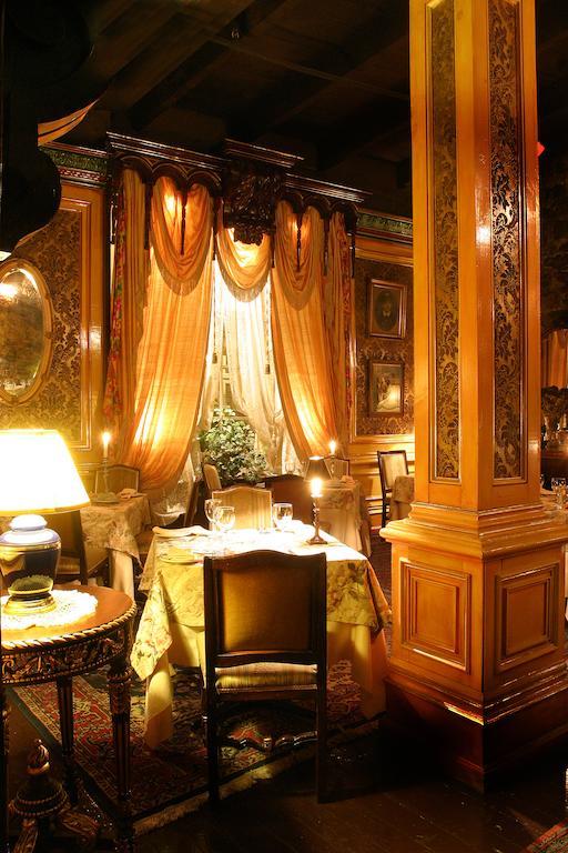 Hotel Pierre Du Calvet Montréal Extérieur photo