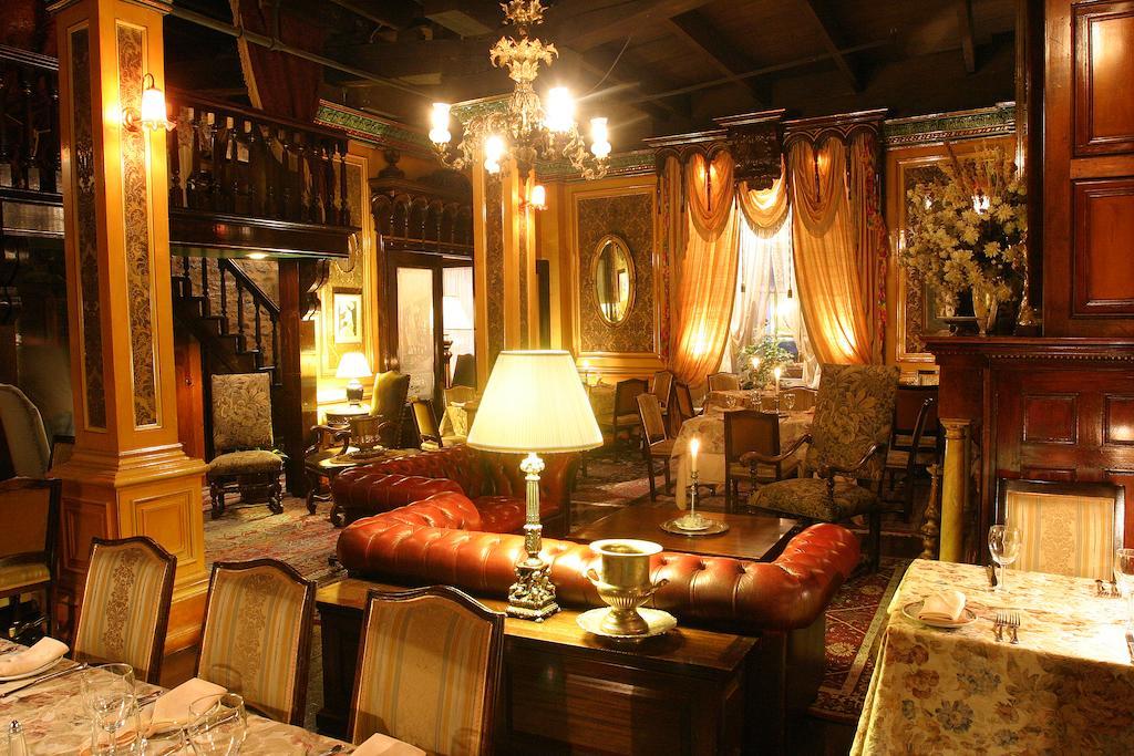 Hotel Pierre Du Calvet Montréal Extérieur photo